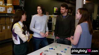 Amatori sex in patru fut cu pula de foame tanar si matura casnice