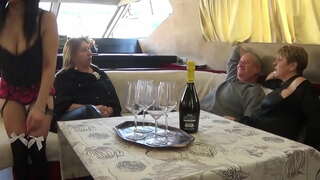 Stuepige Til At Gøre Alt....