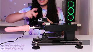 ORGASMO A CHORROS CON MI MAQUINA SEKSUĀLO - AGATHA DOLLY