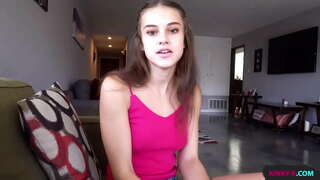 Mia hermanastra trovis ŝia koramiko estis trompanta sur ŝi kaj deziranta akiri reen ĉe li ŝi demandis min fiki ŝin kaj lasi ŝin preni fotojn de ni - Ellie Idolo