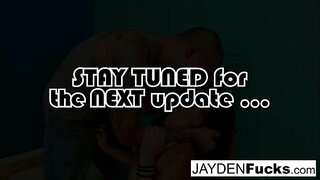 Ысык брюнетка трахает өзүнүн подругу