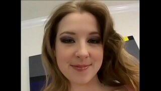 Sexy babe s cibulí zadek miluje sucks kohout a gets fucked doggystyle